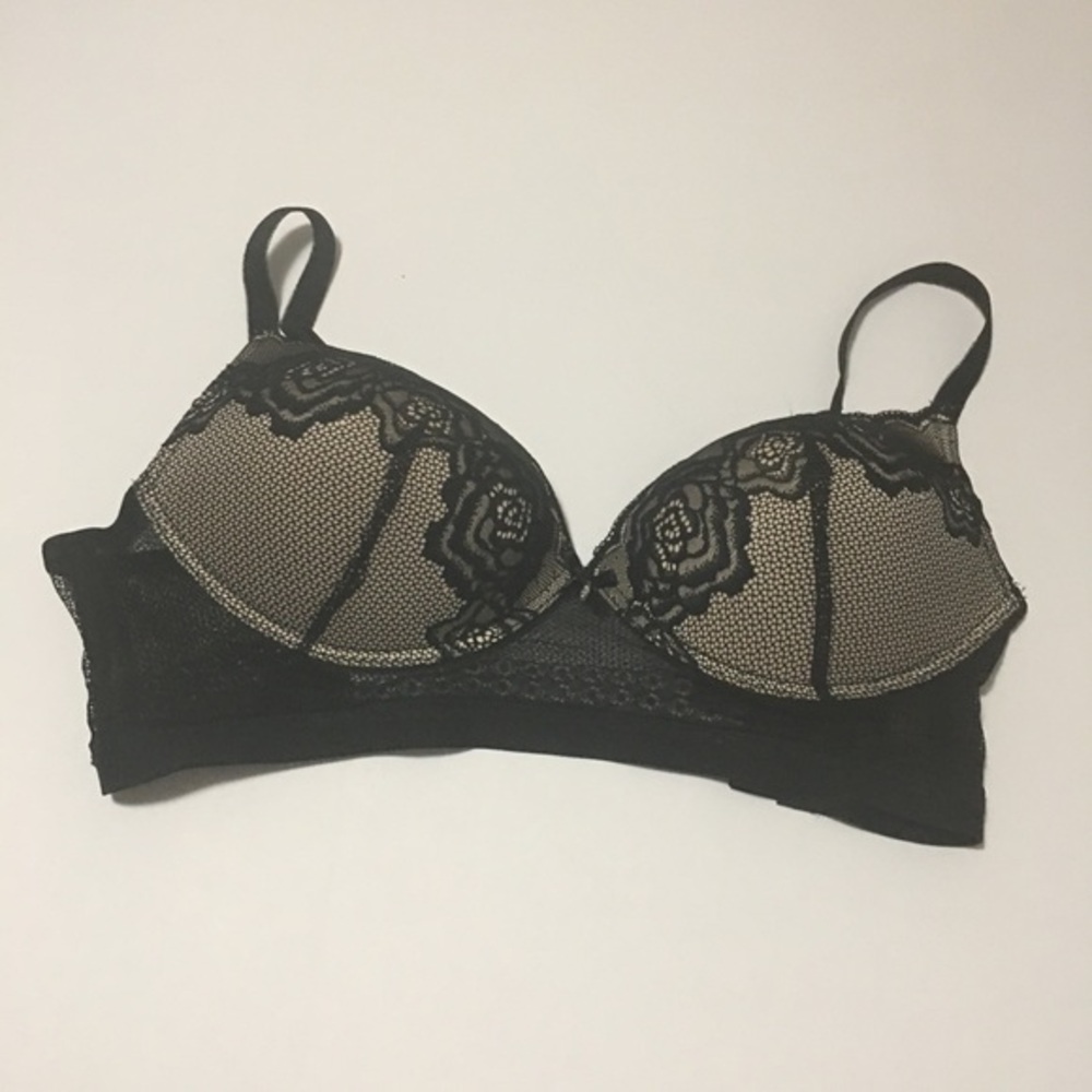 Daisy Fuentes 38DD Underwire Bra